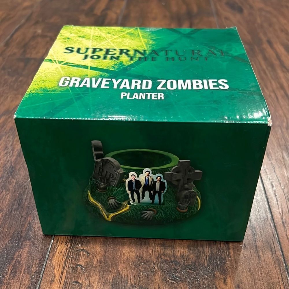 NWT‎ Supernatural Graveyard Planter. supernatural tv memorabilia planter